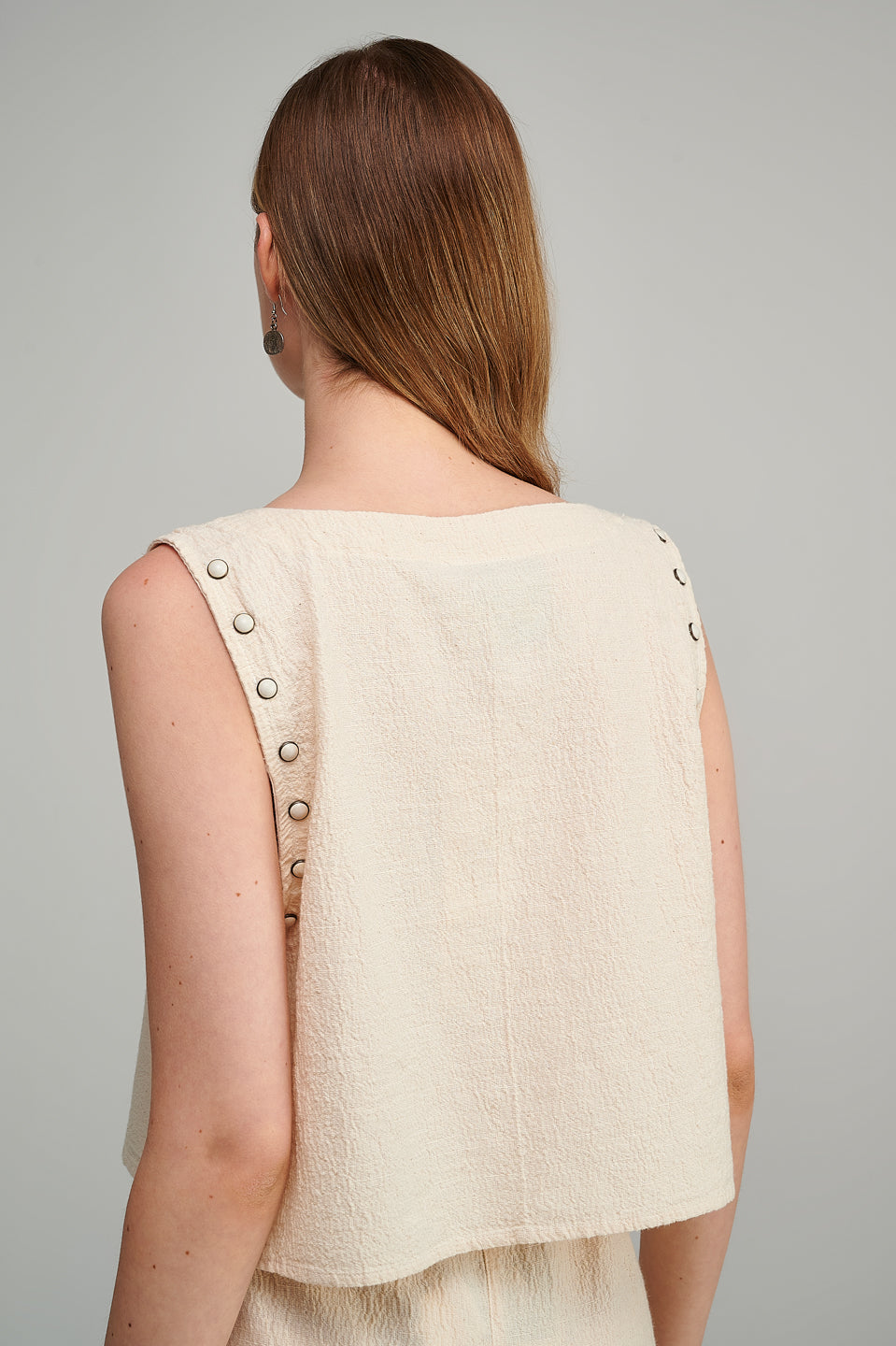 PEARL & CAVIAR OF GREECE - SAMPLE S/M - S23P6168 100% COTTON TOP WITH STUD DETAILING